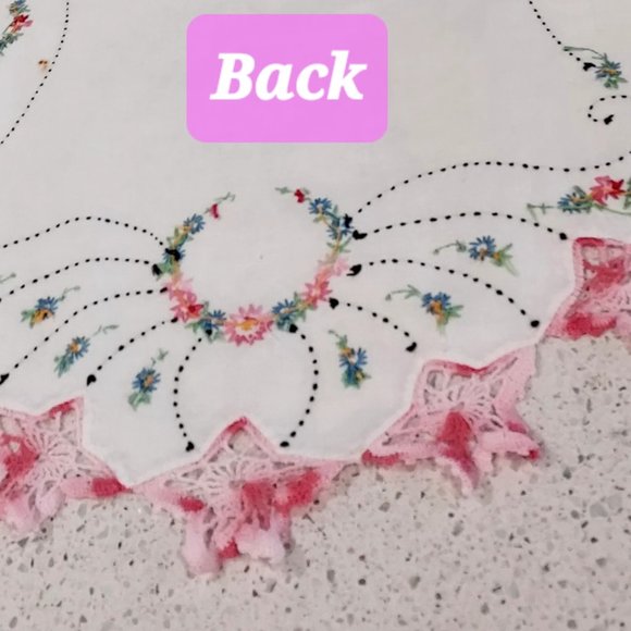 1960's Vintage Dresser/Table Scarf Hand Embroidered & Crocheted 12” X 33" - Picture 11 of 12